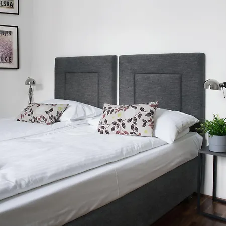 Апартаменты Yourplace Biskupia Old Town *