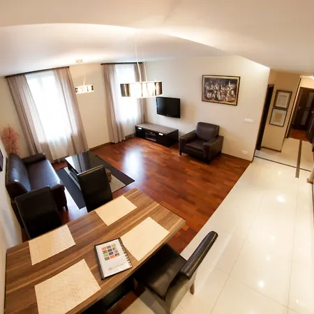 Yourplace Biskupia Old Town Апартаменты