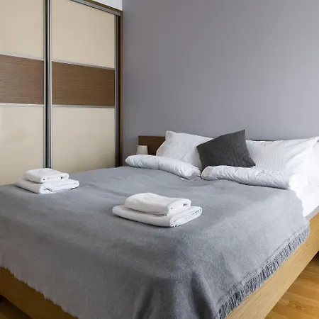 Апартаменты Yourplace Biskupia Old Town *