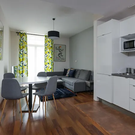 Yourplace Biskupia Old Town Апартаменты