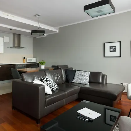Yourplace Biskupia Old Town Апартаменты *
