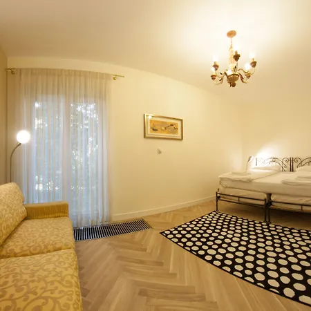 Yourplace Biskupia Old Town *